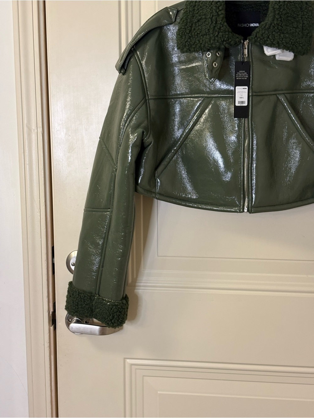 NWT Fashion Nova Green Cropped Faux Leather Bomber Jacket w/Faux Fur Trim SZ L - Picture 6 of 16